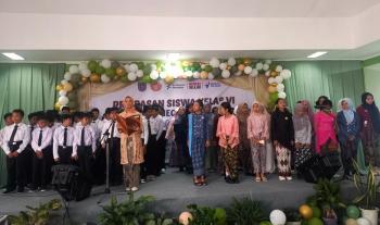 Pidato Empat Bahasa Iringi Pelepasan Siswa SDN Kedaung
